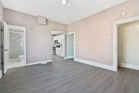 Living - 711 9th St, Irwin, PA 15642 photo 2 of 5