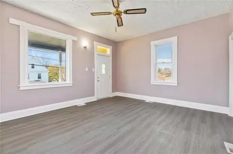 Living - 711 9th St, Irwin, PA 15642 photo 1 of 5