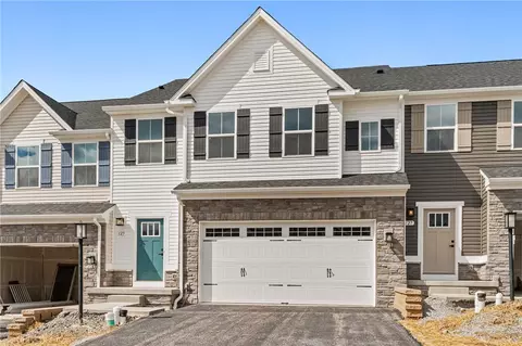 125 Olivia Dr, Eighty Four, PA 15330