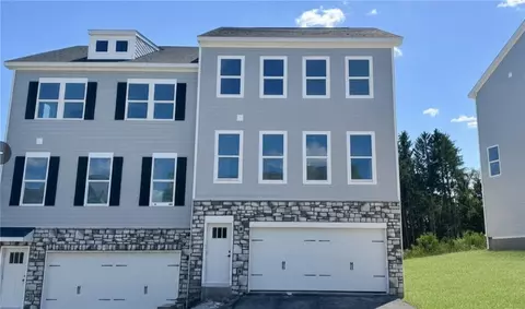 141 River Ridge Dr, Moon Twp, PA 15108