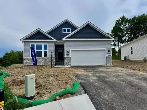 353 Gleneagles Dr, Butler, PA 16001