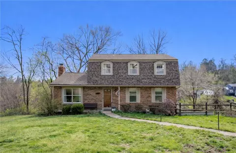 1637 Queens Dr, South Park, PA 15129