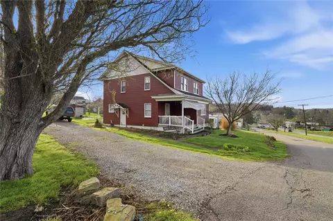 216 Pennsylvania Ave, Merrittstown, PA 15463