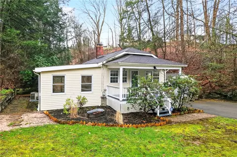 2518 Sample Rd, Allison Park, PA 15101