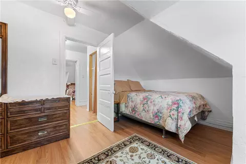 Bedroom - 628 E 9th Ave, Homestead, PA 15120 photo 3 of 4