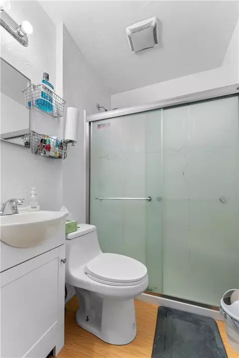Bath - 628 E 9th Ave, Homestead, PA 15120 photo 1 of 3