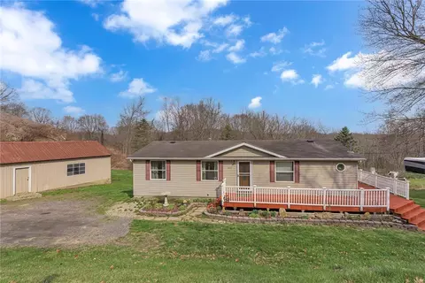 204 Hollowvue Rd, Wampum, PA 16157