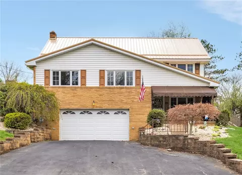 105 Northumberland Dr, Irwin, PA 15642