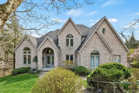 59 Collinwood Dr, Pittsburgh, PA 15215