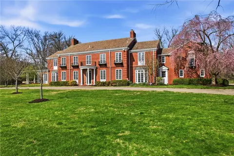 600 Backbone Rd, Sewickley, PA 15143