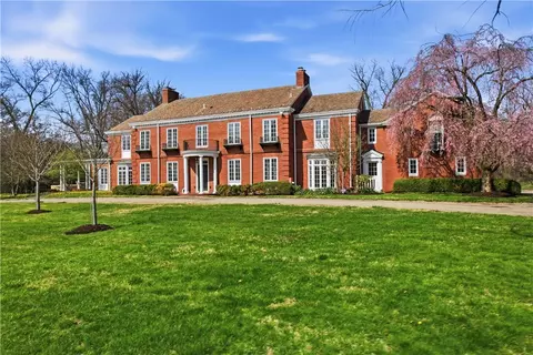 600 Backbone Rd, Sewickley, PA 15143