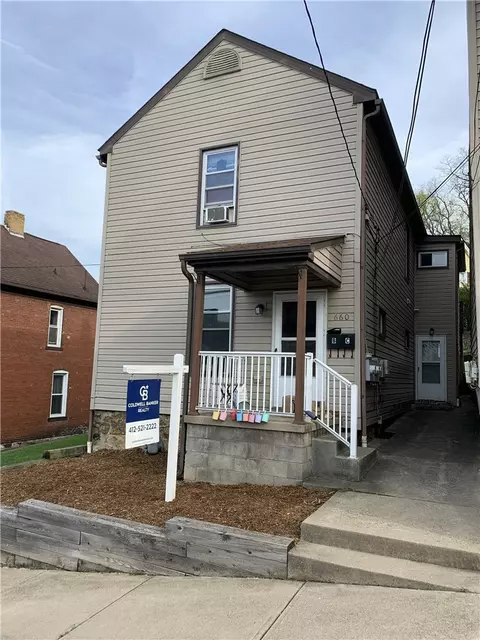 660 3rd St, Pitcairn, PA 15140