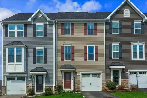 2016 Cade Dr, Monaca, PA 15061