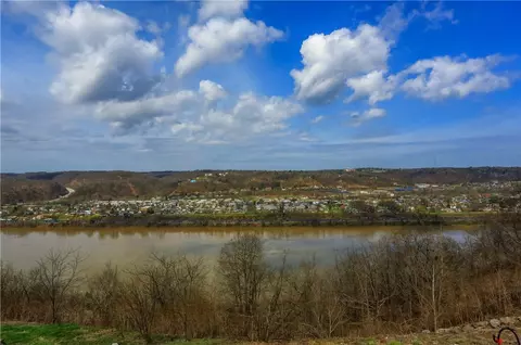 View/Area - 2016 Cade Dr, Monaca, PA 15061 photo 4 of 12