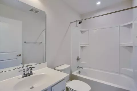 Bath - 2016 Cade Dr, Monaca, PA 15061 photo 3 of 3