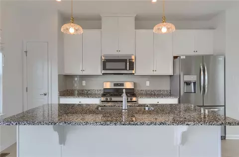 Kitchen - 2016 Cade Dr, Monaca, PA 15061 photo 2 of 5