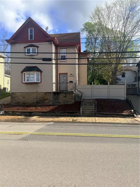 591 E Maiden St, Washington, PA 15301