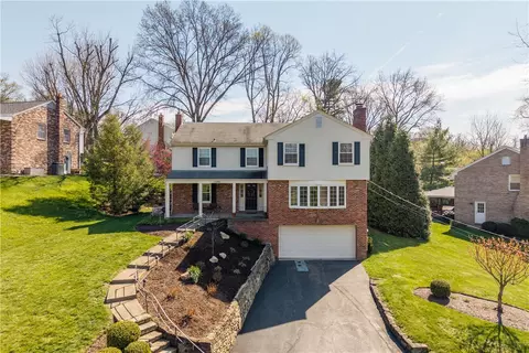 1285 Greystone Dr, Pittsburgh, PA 15241