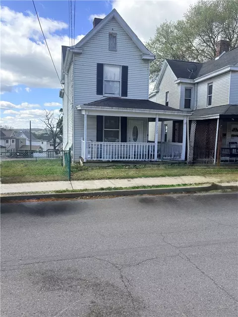 1129 Arch St, Washington, PA 15301