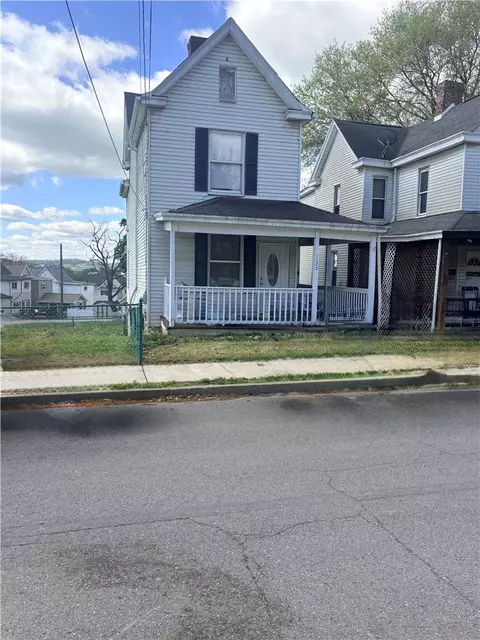1129 Arch St, Washington, PA 15301