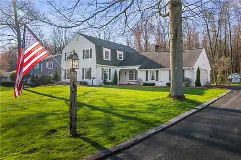 4670 Pine Cone Dr, Hermitage, PA 16148