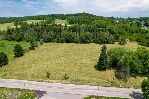 1686 Smith Twp St Rd, Burgettstown, PA 15021