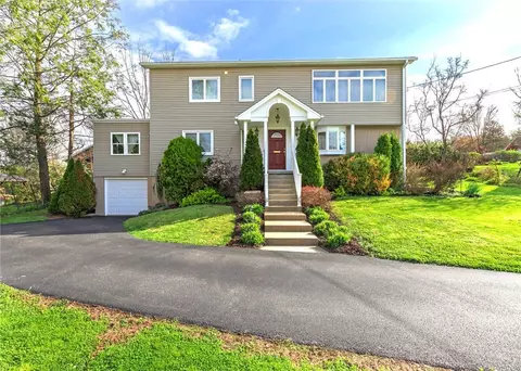 1829 Melrose Ave, Irwin, PA 15642