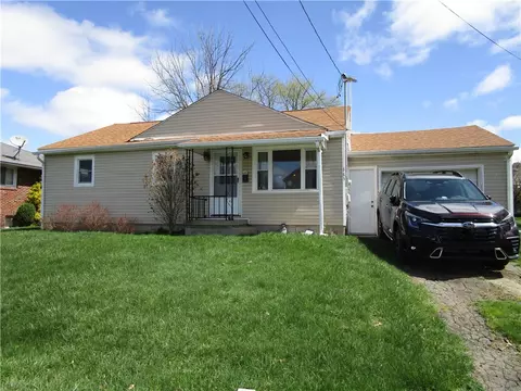 385 Emerson, Farrell, PA 16121