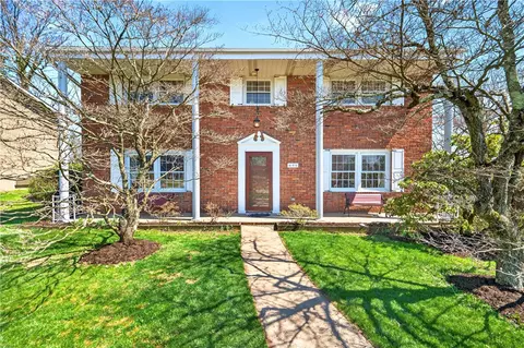 171 Greenlea Dr, Coraopolis, PA 15108