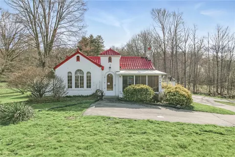 2341 S Hermitage Rd, Hermitage, PA 16148
