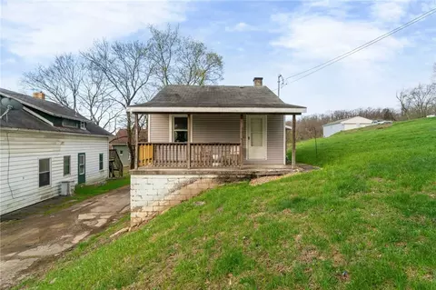1109 Mccomb Ln, Pittsburgh, PA 15239