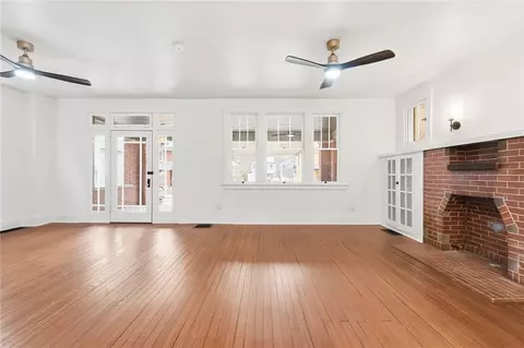 Living - 511 E 2nd Ave, Tarentum, PA 15084 photo 6 of 6