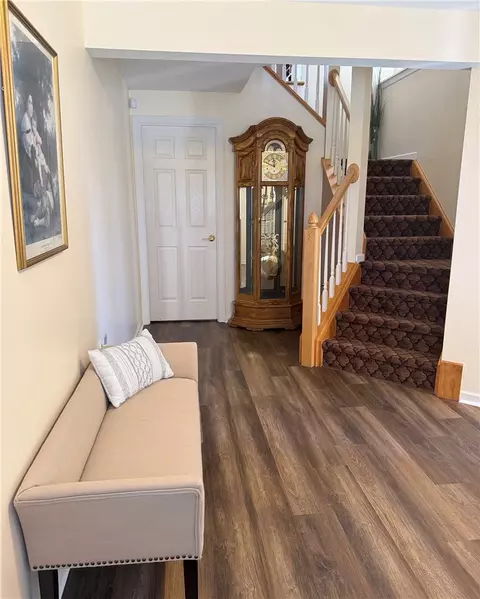 Entry Way - 425 Georgetown Ct, Seven Fields, PA 16046 photo 1 of 3