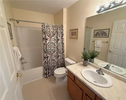 Bath - 425 Georgetown Ct, Seven Fields, PA 16046 photo 3 of 3