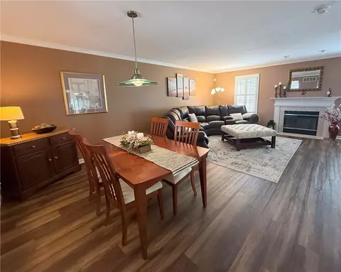Dining - 425 Georgetown Ct, Seven Fields, PA 16046 photo 2 of 2