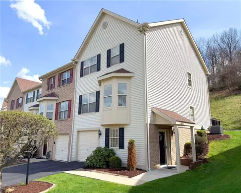 Exterior - 425 Georgetown Ct, Seven Fields, PA 16046 photo 2 of 8