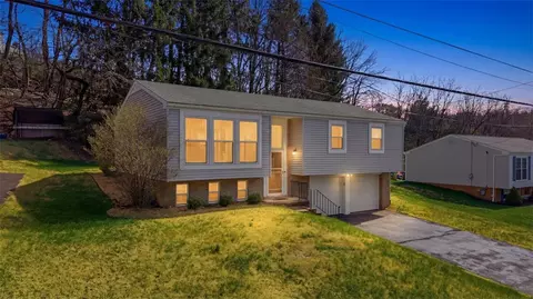 3106 Greenfield Rd, Glenshaw, PA 15116