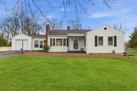 413 Summit View Dr, New Castle, PA 16105
