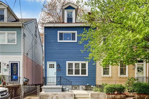 3226 Mary St, Pittsburgh, PA 15203