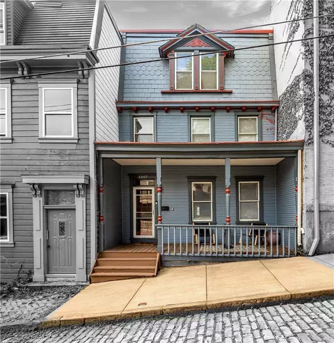 1207 Linden Pl, Pittsburgh, PA 15212