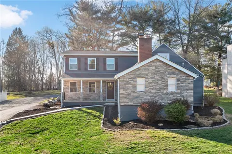 4689 Greenwood Dr, Allison Park, PA 15101