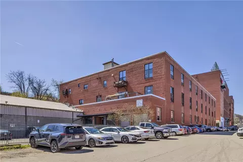 2250 Mary St #204, Pittsburgh, PA 15203