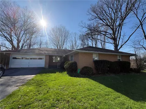 27 Charles St, Punxsutawney, PA 15767