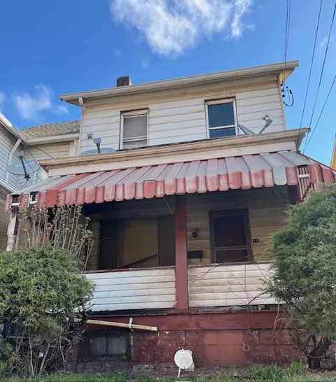 15 Holland Ave, Braddock, PA 15104