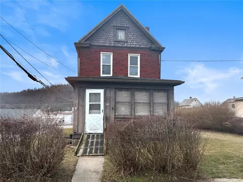 901 Broadway Ave, East Butler, PA 16029