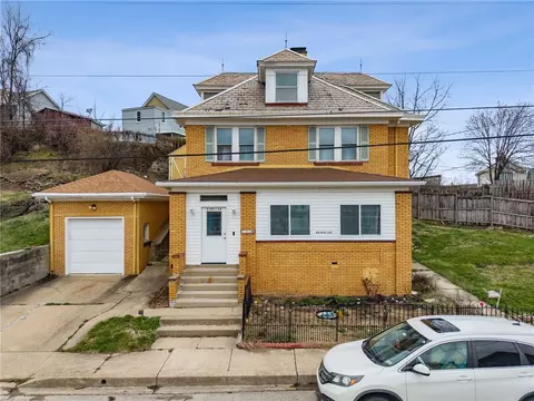 701 Cowan Ave, Jeannette, PA 15644