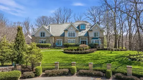 152 Peppergrass Rd, Baden, PA 15005