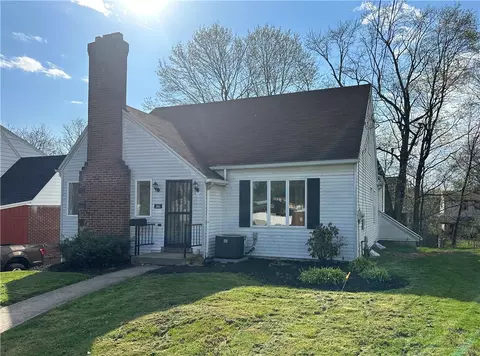 366 White Ave, Sharon, PA 16146