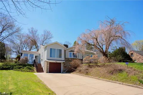 115 Lakeview Dr, Butler, PA 16001