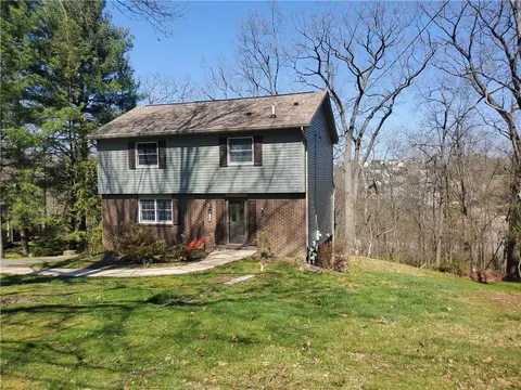 1109 Woodhill Dr, Gibsonia, PA 15044